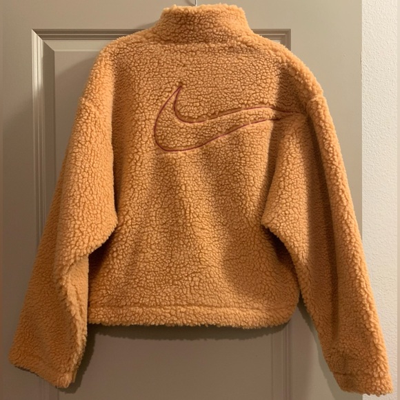 Nike Sportswear Swoosh Women's Jacket Sherpa Fleece Size Medium - Camel Brown - Picture 10 of 14